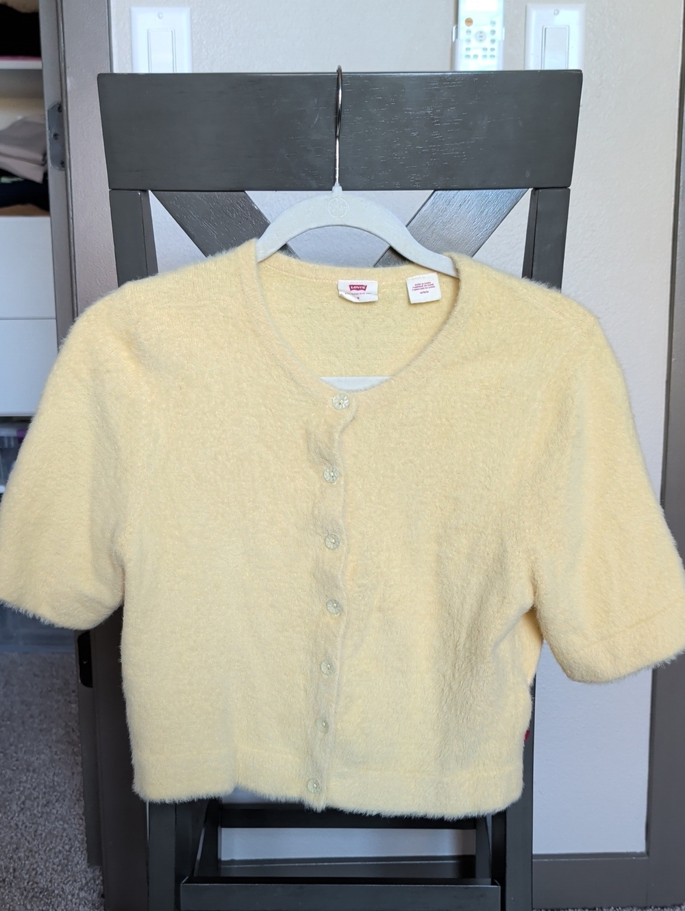 Women's Levi's Pale Yellow Fuzzy Short Sleeve Cardigan Size M